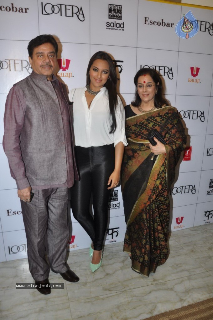 Bolly Celebs at Lootera Success Bash - 70 / 92 photos