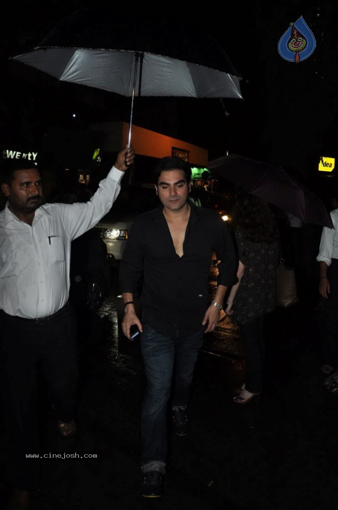 Bolly Celebs at Lootera Success Bash - 85 / 92 photos