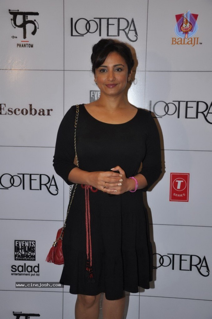 Bolly Celebs at Lootera Success Bash - 86 / 92 photos