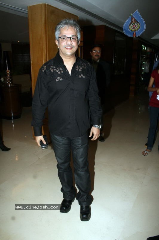 Bolly Celebs at Lyricist Sameer Daughter Wedding Reception - 6 / 24 photos