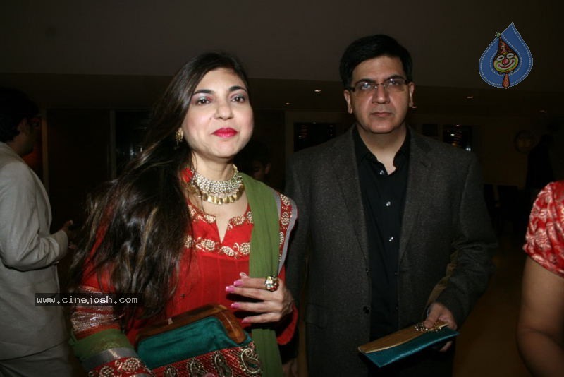 Bolly Celebs at Lyricist Sameer Daughter Wedding Reception - 14 / 24 photos