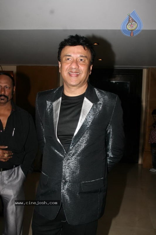 Bolly Celebs at Lyricist Sameer Daughter Wedding Reception - 22 / 24 photos