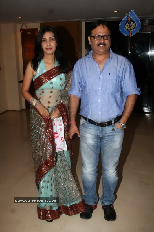 Bolly Celebs at Lyricist Sameer Daughter Wedding Reception - 24 / 24 photos