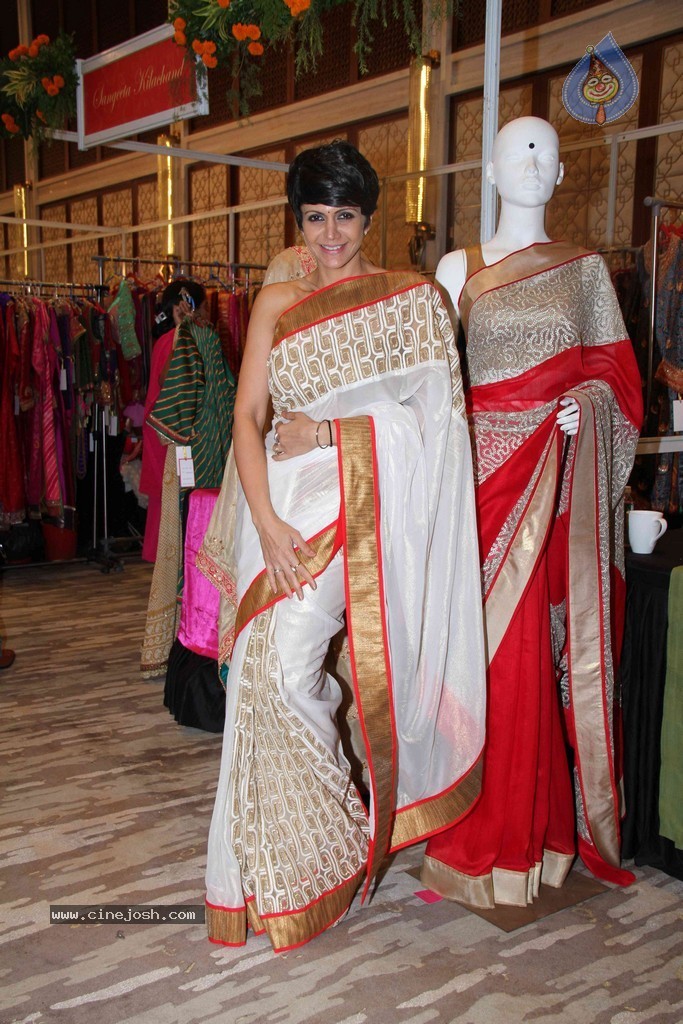 Bolly Celebs at Mana Shetty Araaish Exhibition  - 22 / 30 photos