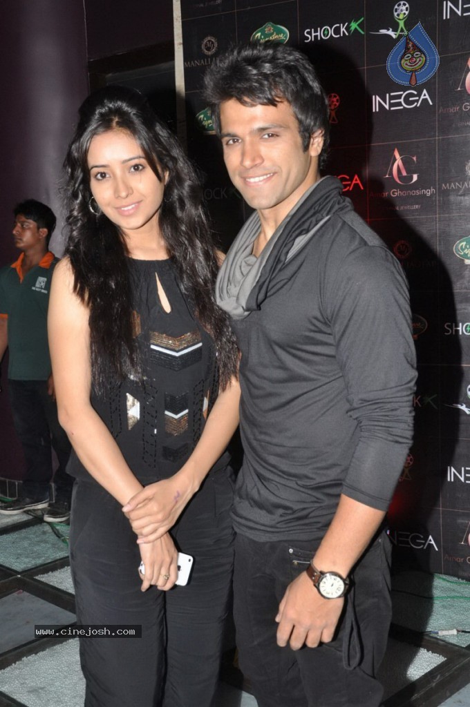 Bolly Celebs at Manali Jagtap Fashion Show - 5 / 58 photos