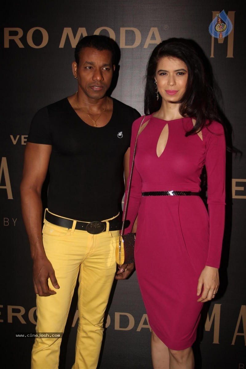 Bolly Celebs at Marquis Collections Launch - 105 / 151 photos