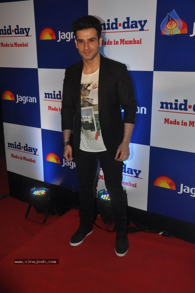 Bolly Celebs at Mid Day Newspaper Relaunch Party - 21 / 152 photos