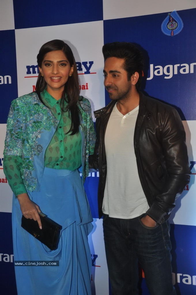 Bolly Celebs at Mid Day Newspaper Relaunch Party - 109 / 152 photos