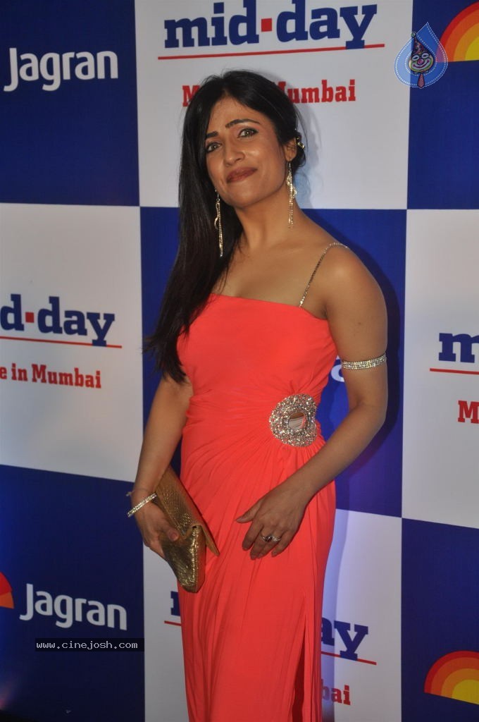 Bolly Celebs at Mid Day Newspaper Relaunch Party - 110 / 152 photos