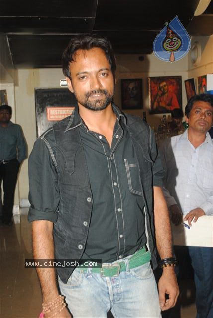 Bolly Celebs at Mr. Singh Mrs. Mehta Movie Premiere - 31 / 46 photos