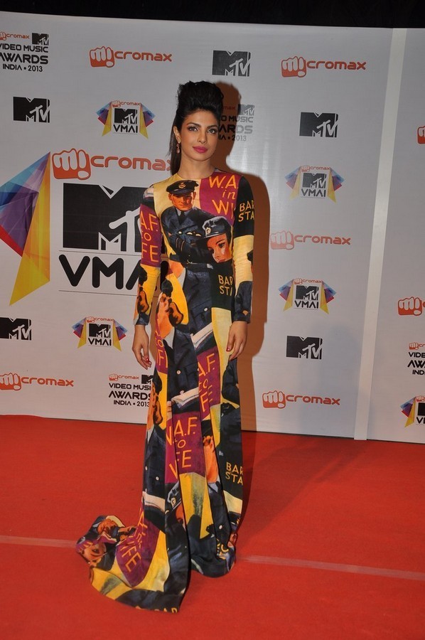 Bolly Celebs at MTV Video Music Awards  - 65 / 150 photos