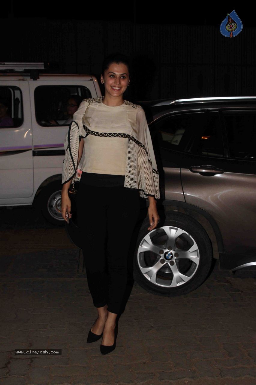 Bolly Celebs at Mukesh Chabbra Bday Party 01 - 25 / 87 photos
