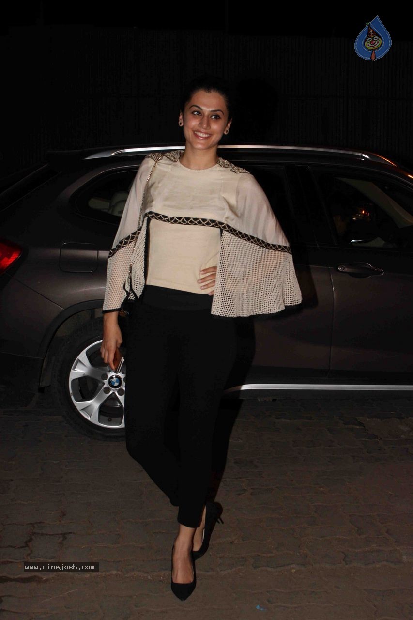 Bolly Celebs at Mukesh Chabbra Bday Party 01 - 50 / 87 photos