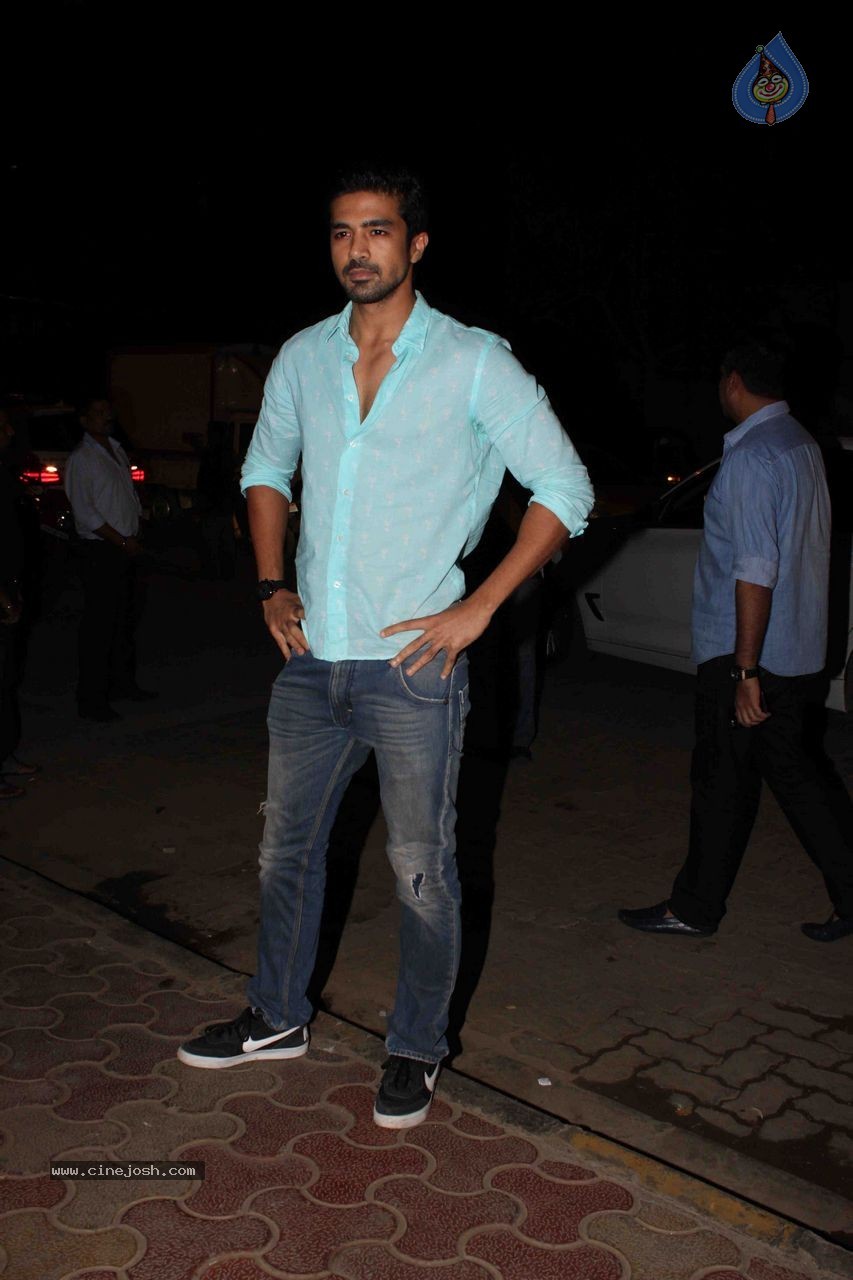Bolly Celebs at Mukesh Chabbra Bday Party 01 - 67 / 87 photos