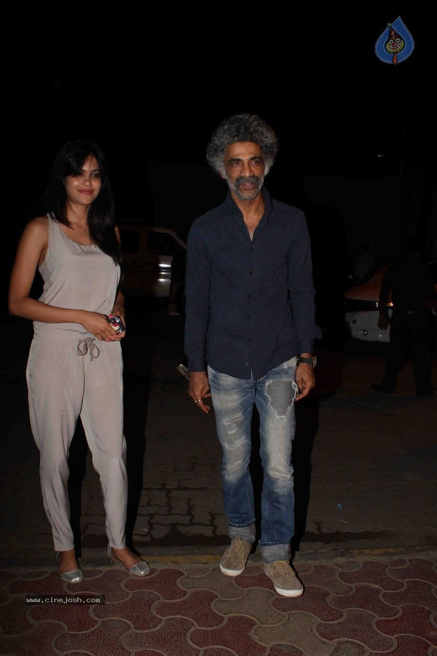 Bolly Celebs at Mukesh Chabbra Bday Party 01 - 78 / 87 photos