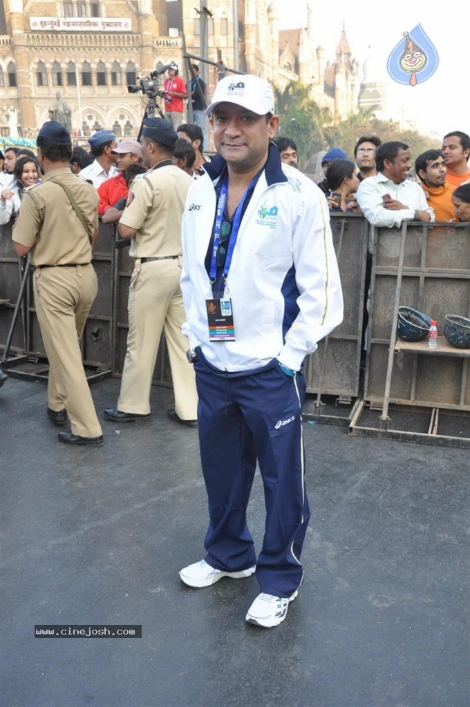 Bolly Celebs at Mumbai Marathon 2013 Event - 81 / 82 photos