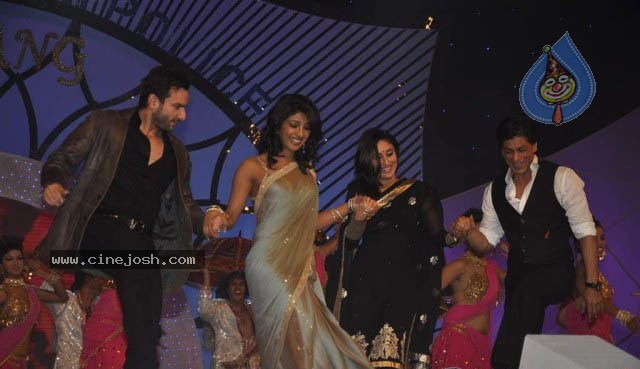 Bolly Celebs at Mumbai Police Show 2010 - 46 / 76 photos