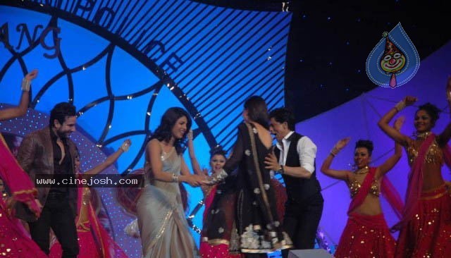 Bolly Celebs at Mumbai Police Show 2010 - 49 / 76 photos