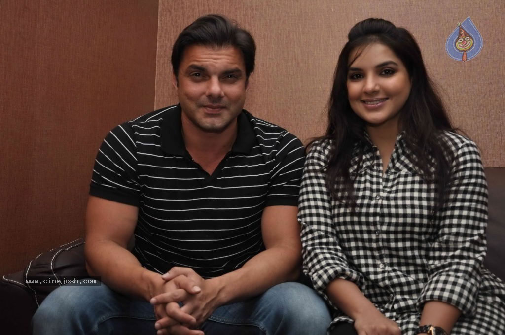 Bolly Celebs at Nadeem Lakdawala Party - 31 / 51 photos