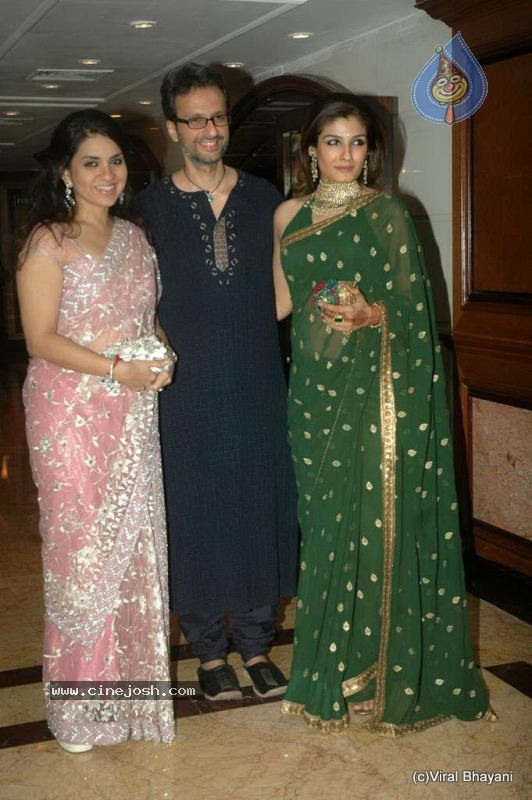 Bolly Celebs at Neelam Wedding Reception - 72 / 150 photos