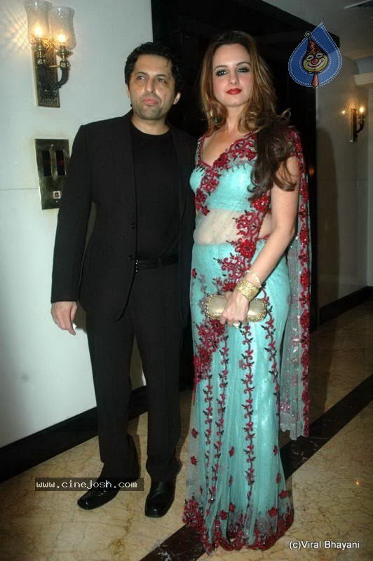 Bolly Celebs at Neelam Wedding Reception - 132 / 150 photos