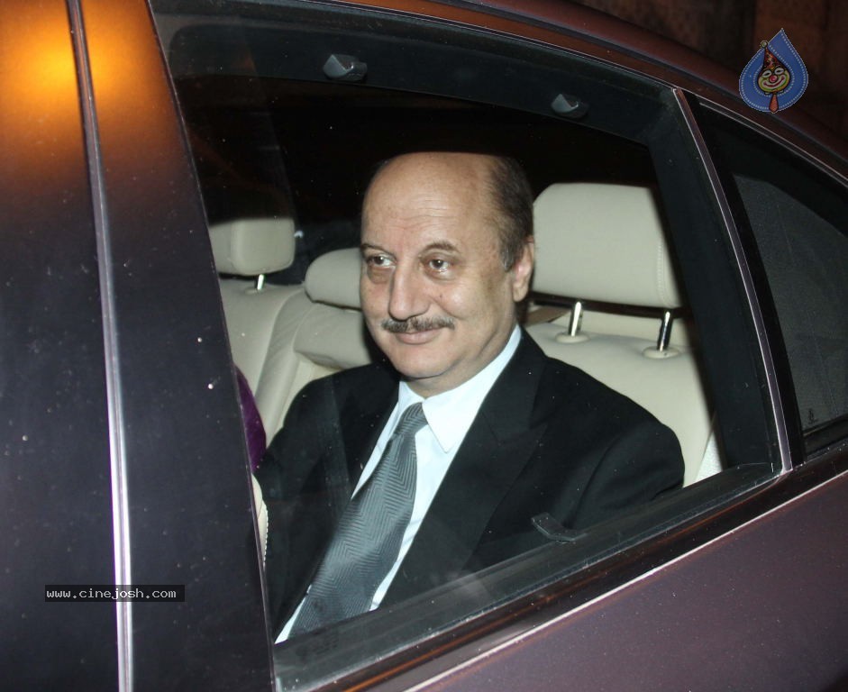 Bolly Celebs at Parmeshwar Godrej Oprah Party - 33 / 34 photos