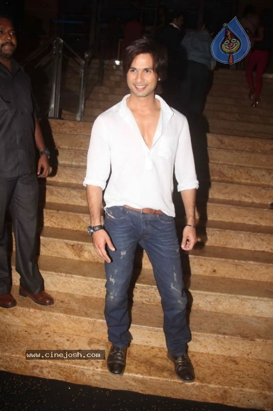 Bolly Celebs at People Magazine Best Dressed Awards 2011 - 6 / 58 photos