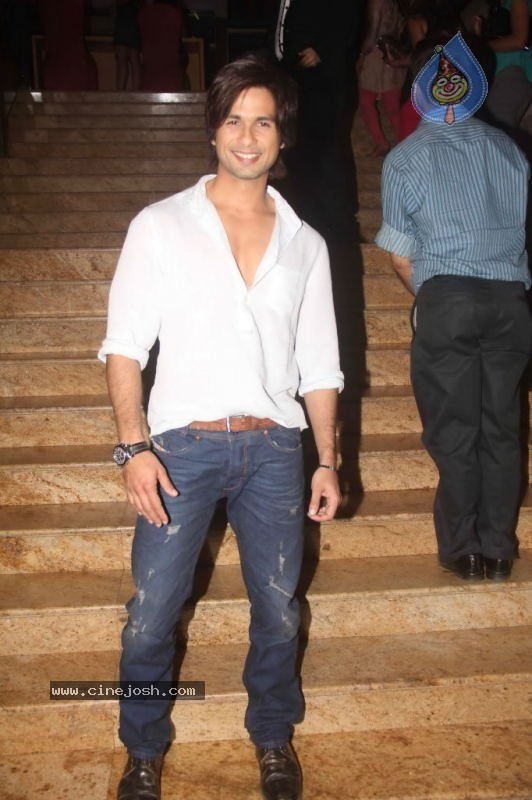 Bolly Celebs at People Magazine Best Dressed Awards 2011 - 30 / 58 photos