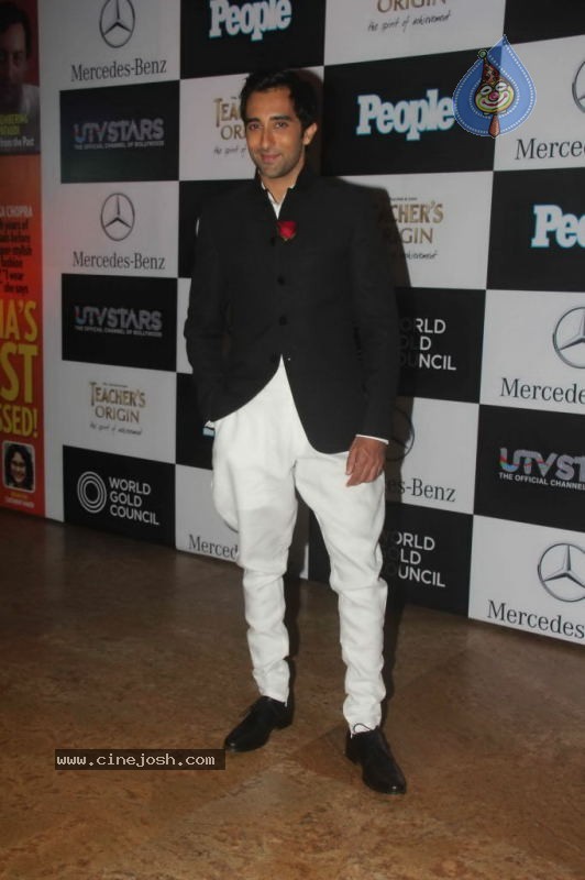 Bolly Celebs at People Magazine Best Dressed Awards 2011 - 39 / 58 photos