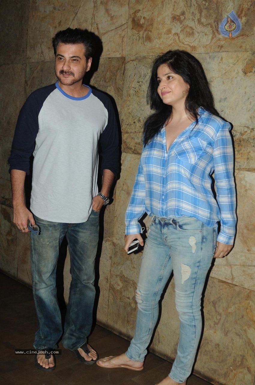 Bolly Celebs at Piku Special Screening - 5 / 29 photos