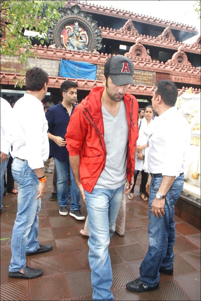 Bolly Celebs at Priyanka Chopra Father Funeral - 9 / 115 photos