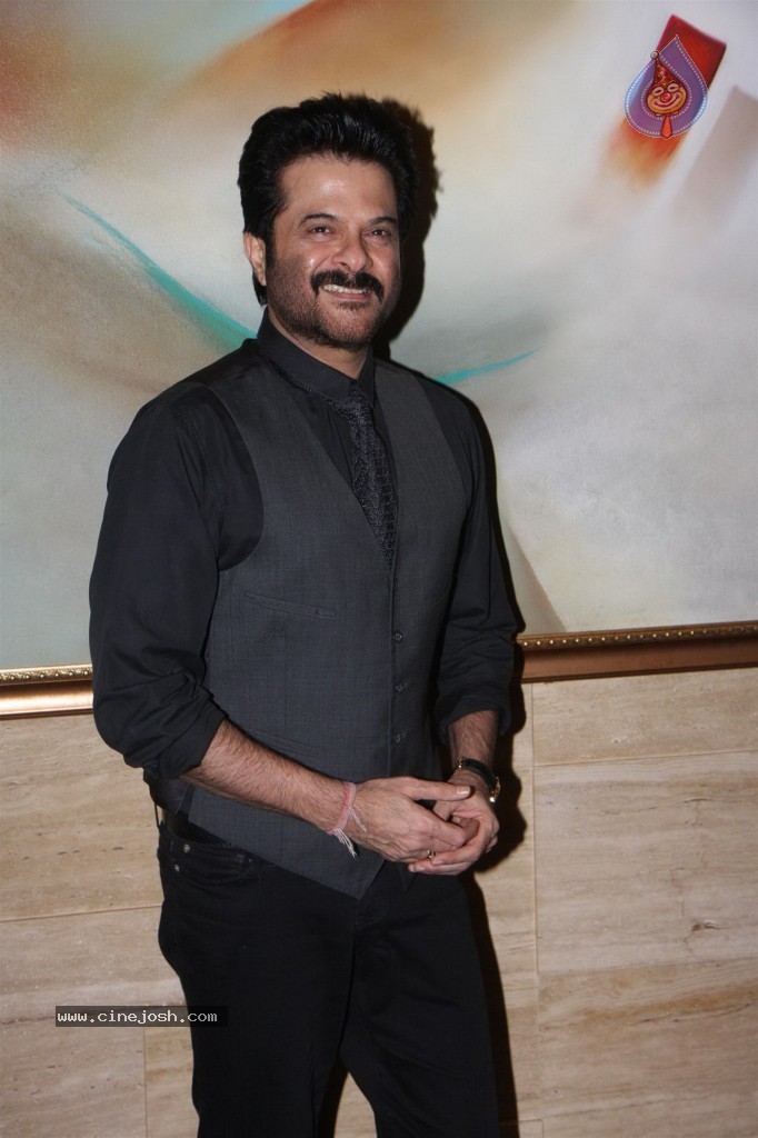 Bolly Celebs at Raanjhanaa Success Party - 2 / 70 photos