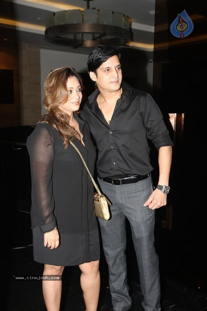 Bolly Celebs at Raanjhanaa Success Party - 20 / 70 photos