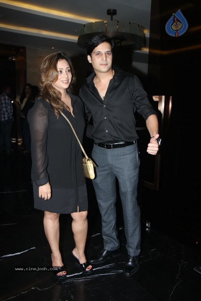 Bolly Celebs at Raanjhanaa Success Party - 44 / 70 photos