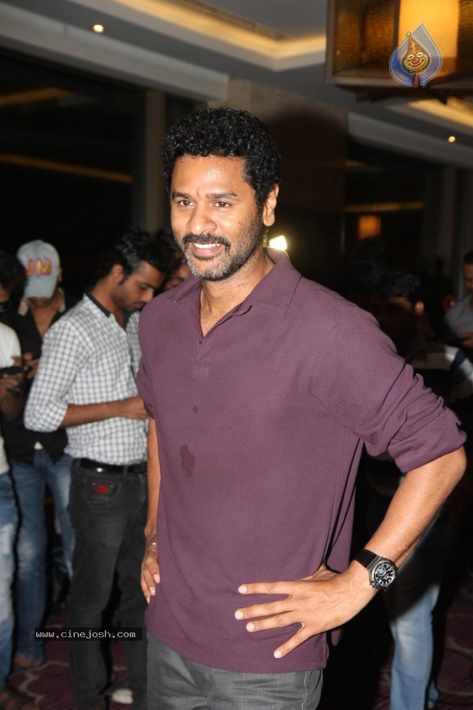 Bolly Celebs at Raanjhanaa Success Party - 56 / 70 photos