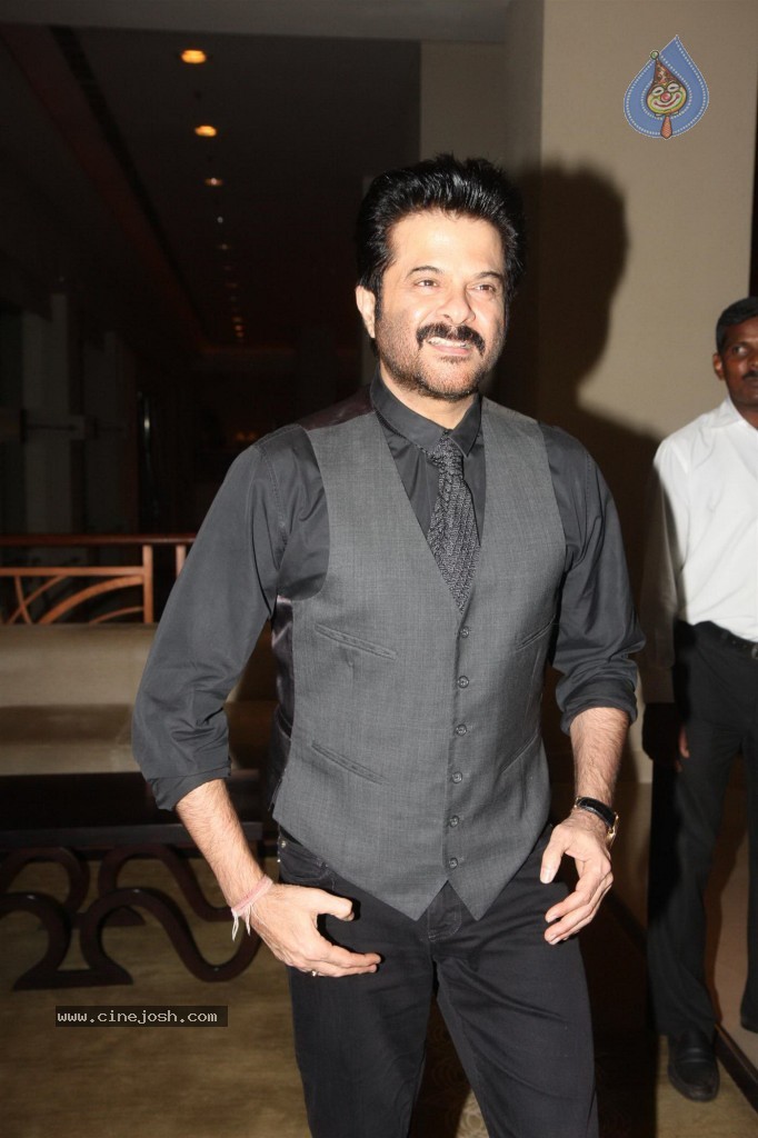 Bolly Celebs at Raanjhanaa Success Party - 61 / 70 photos