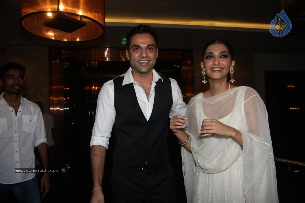 Bolly Celebs at Raanjhanaa Success Party - 68 / 70 photos