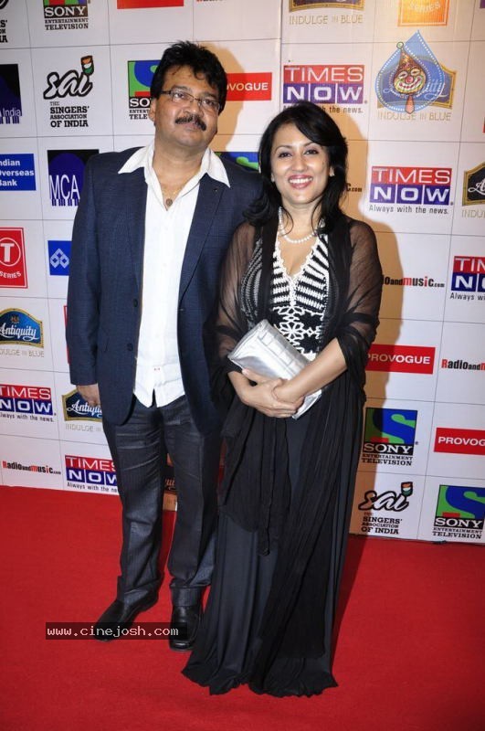 Bolly Celebs at Radio Mirchi Music Awards - 57 / 126 photos