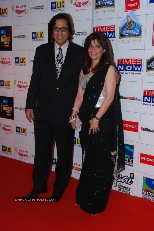 Bolly Celebs at Radio Mirchi Music Awards - 58 / 126 photos