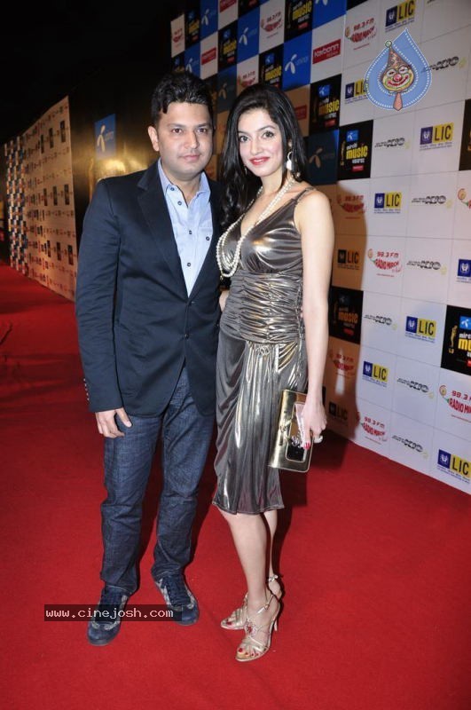 Bolly Celebs at Radio Mirchi Music Awards - 73 / 126 photos