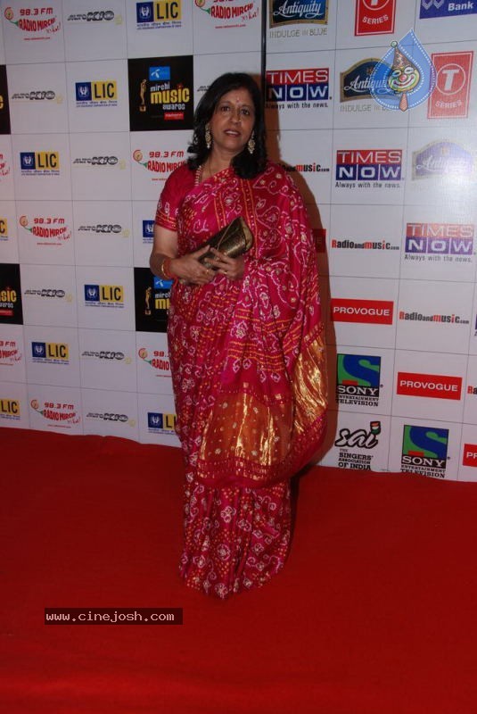Bolly Celebs at Radio Mirchi Music Awards - 88 / 126 photos