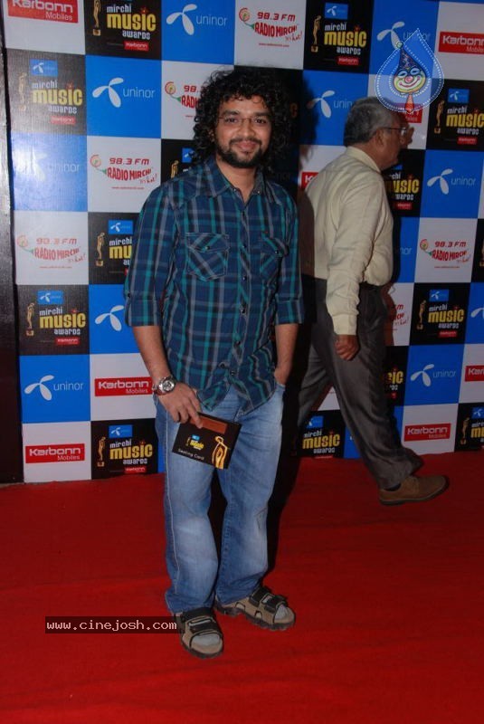 Bolly Celebs at Radio Mirchi Music Awards - 124 / 126 photos