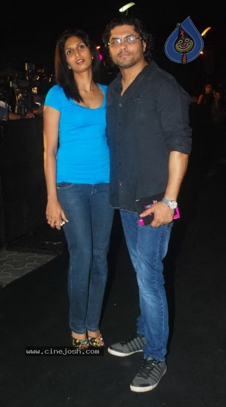 Bolly Celebs at Ragini MMS Movie Premiere - 26 / 56 photos