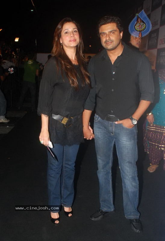 Bolly Celebs at Ragini MMS Movie Premiere - 33 / 56 photos