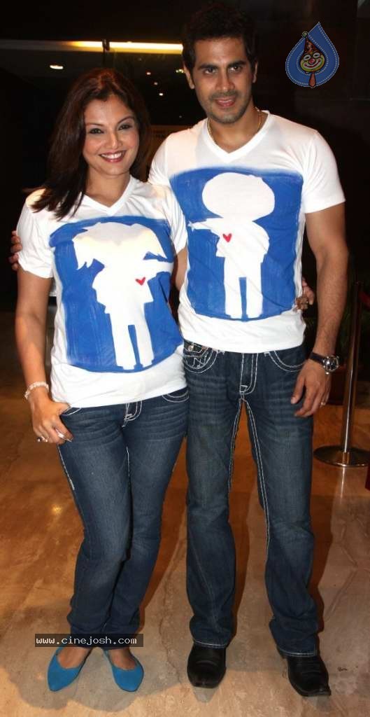 Bolly Celebs at Riddick Premiere - 3 / 28 photos