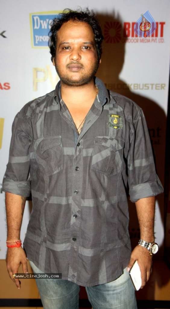 Bolly Celebs at Riddick Premiere - 23 / 28 photos