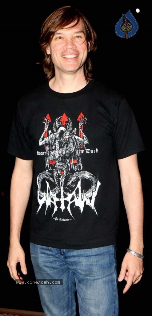 Bolly Celebs at Riddick Premiere - 25 / 28 photos