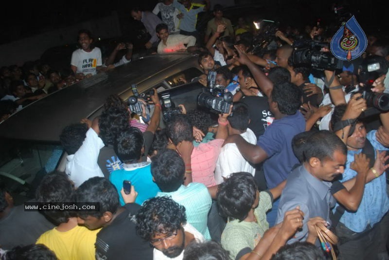 Bolly Celebs at Robot Premiere - 59 / 70 photos