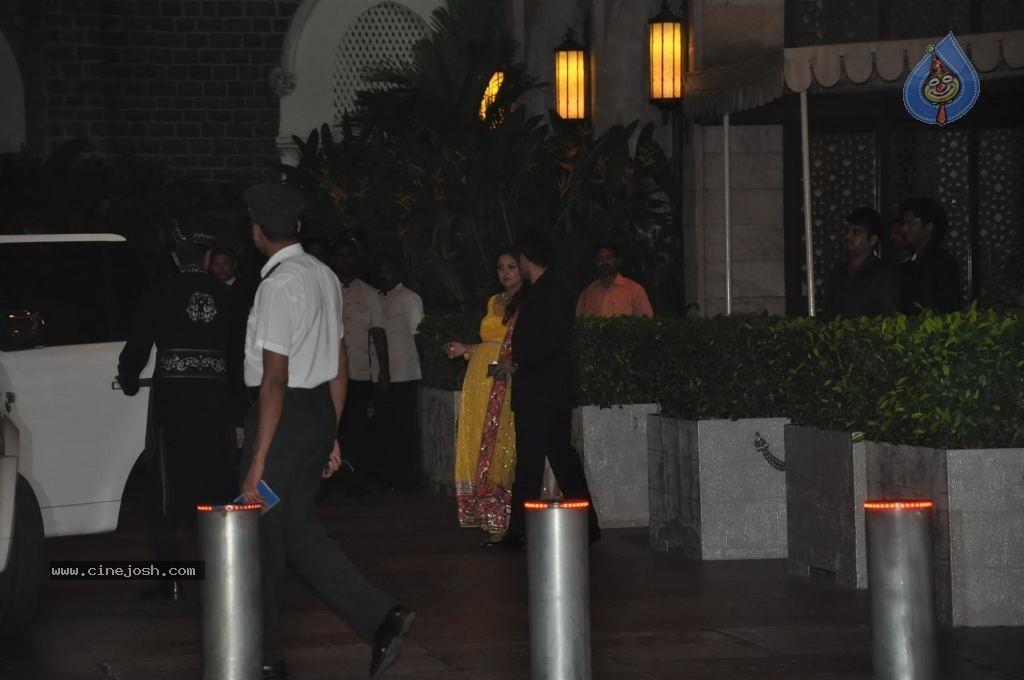 Bolly Celebs at Saif-Kareena Wedding Party - 73 / 80 photos