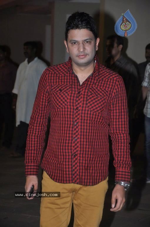 Bolly Celebs at Sanjay Dutt Mata Ki Chauki Event - 25 / 47 photos